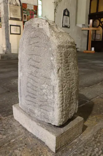Cill Dalua | Killaloe (I-CLA-004) ogham stone