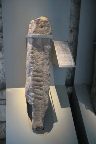 Oileán an Easpaig | Bishop’s Island (I-COR-009) ogham stone