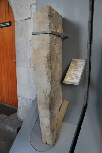 Baile an Chamhaicigh Thuaidh | Ballyknock North 7 (I-COR-037) ogham stone