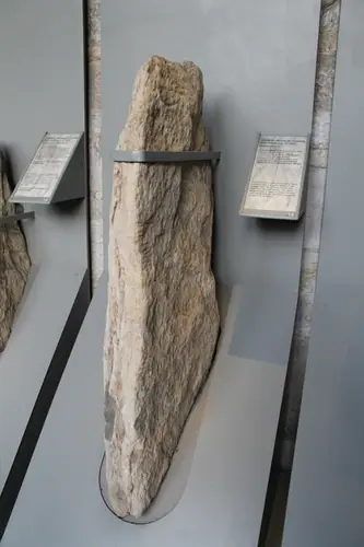 Baile an Chamhaicigh Thuaidh | Ballyknock North 14 (I-COR-044) ogham stone