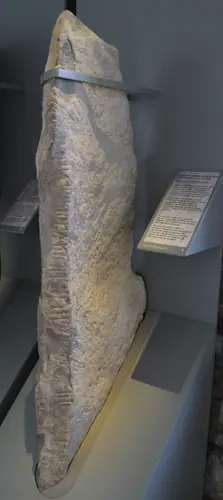 Barr an Chárthainn | Barrahaurin (I-COR-052) ogham stone