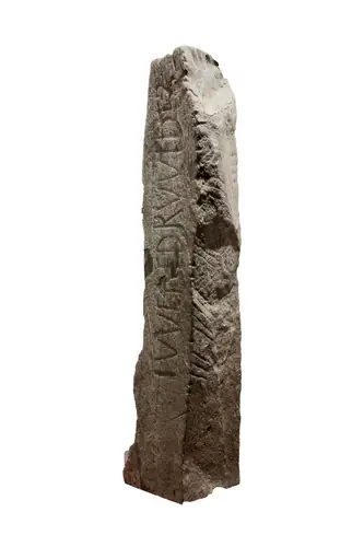 Baile Choilbín | Colbinstown 1 (I-KID-001) ogham stone